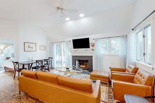 Wellfleet House | Tranquil Getaway