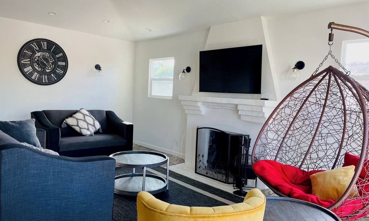 Melrose House | Tranquil Retro Hollywood Home