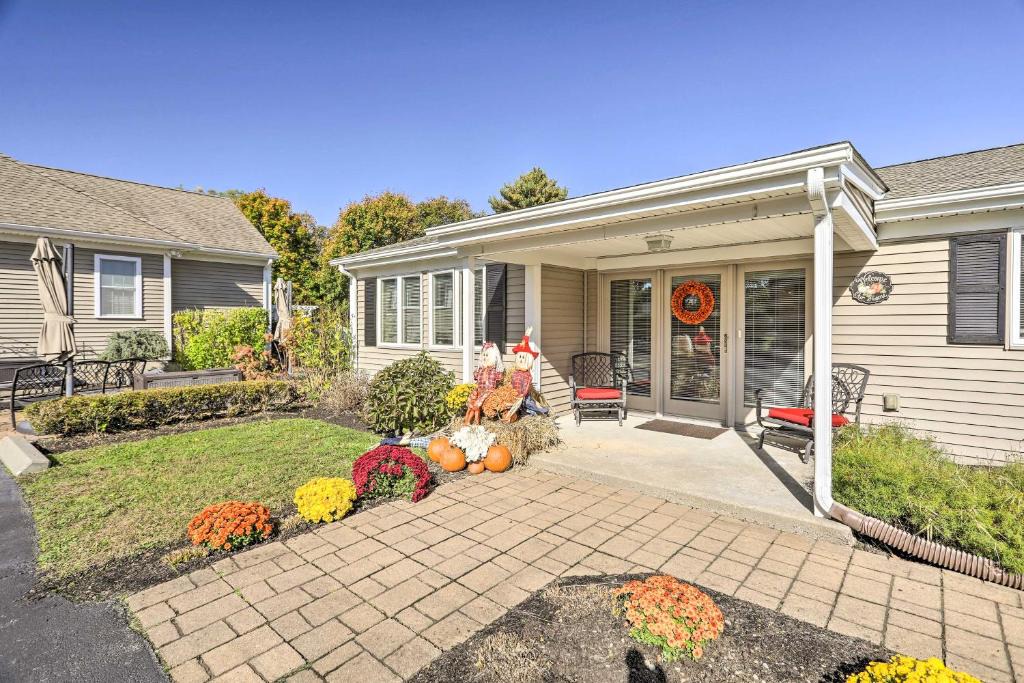 Swansea House | Tranquil Swansea Retreat w/Fire Pit & Grill!