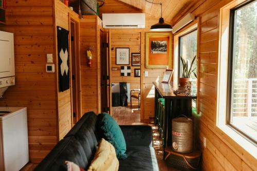 Lakeside House | TREE HAUS Cabin Retreat Sauna, Plunge, Hot Tub