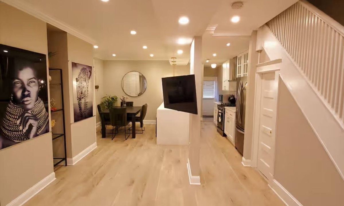Anacostia House | Trendy Home +Private Parking+ 5 min walk to Metro