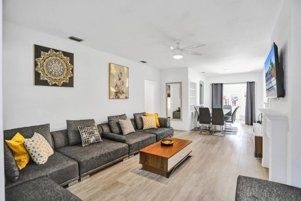 Buena Vista Villa | TRENDY-LUX-HOUSE-6BR/3BATHS-8MIN FROM SOUTH BEACH !