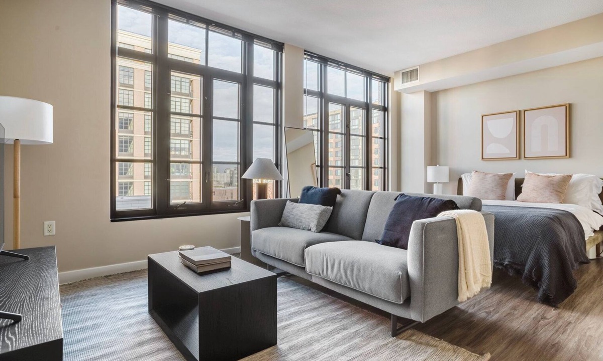 Mount Vernon Square Apartment | Trendy Mount Vernon Studio w/Yoga & Game Room, nr Arena, by Blueground