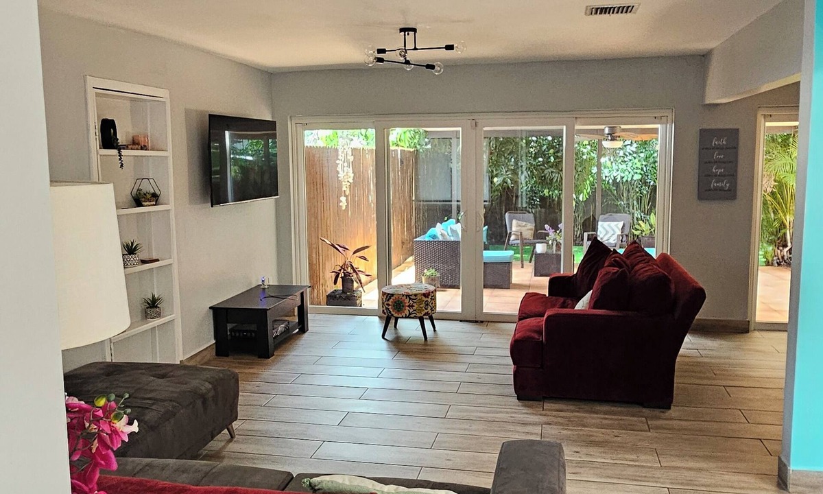 Miami Gardens House | Tropical 3-bedroom estate with WiFi, AC in gorgeous Miami Gardens