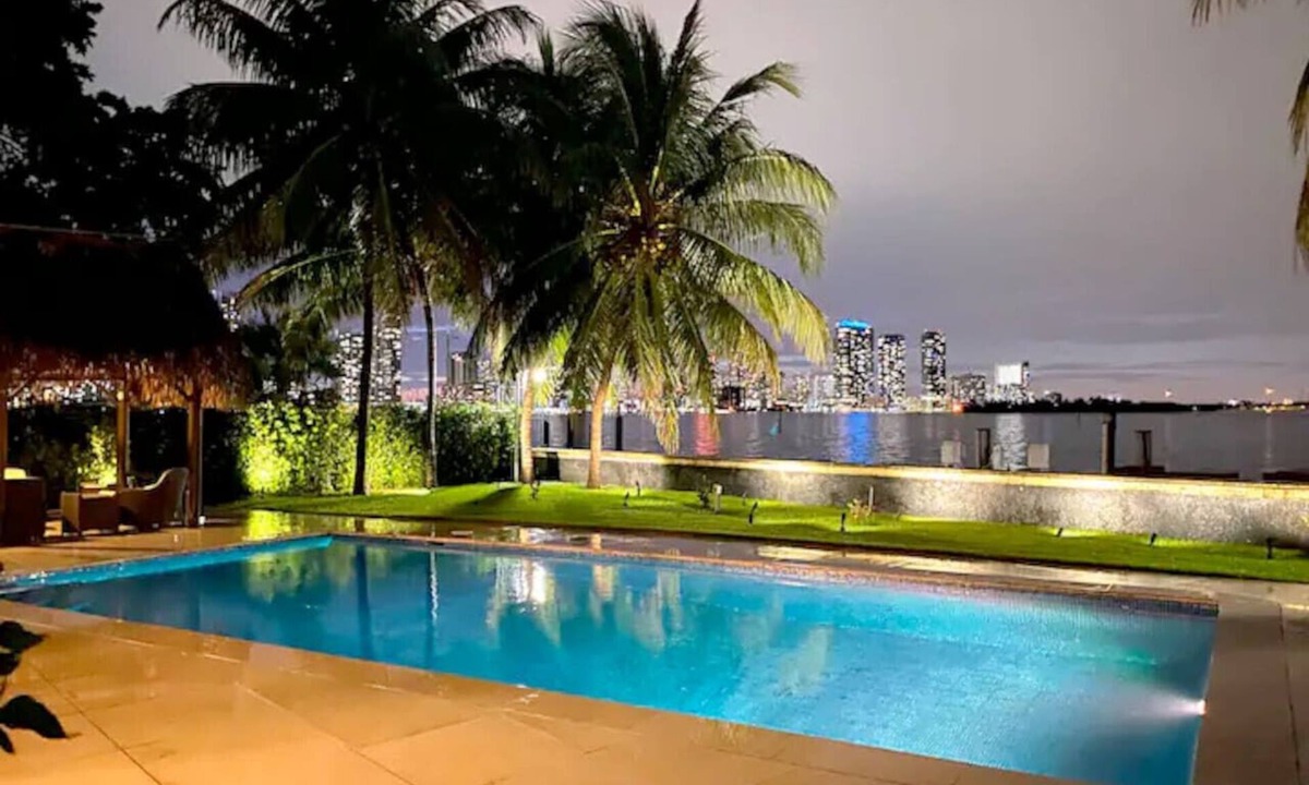 Venetian Islands House | Tropical and Tahitian; Paradise on Venetian!