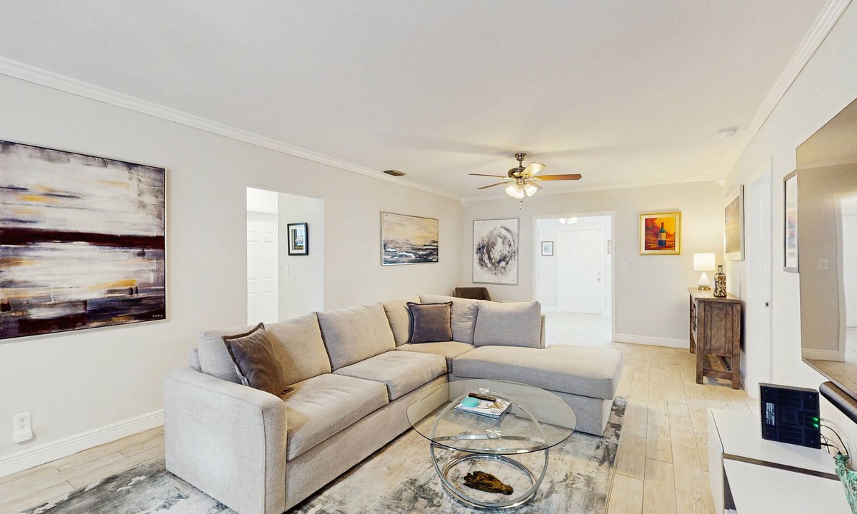 Victoria Park House | Tropical Fort Lauderdale Retreat with Heated Pool & Sonos Theater