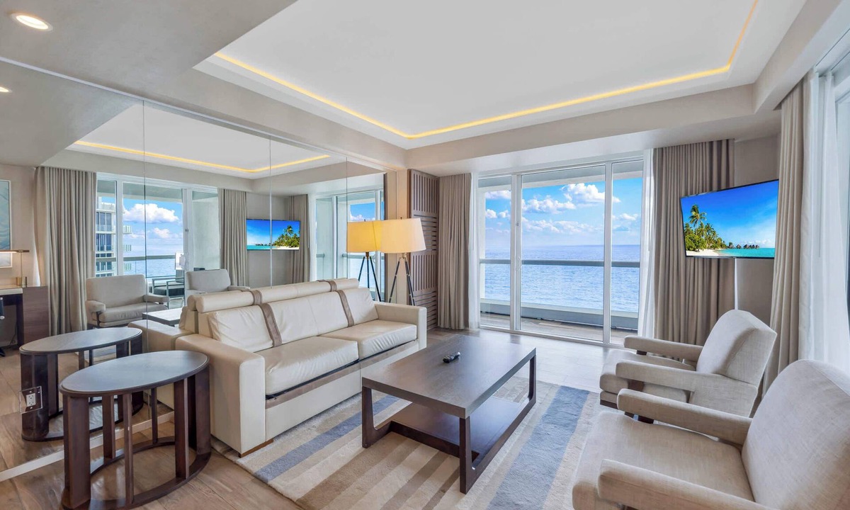 Central Beach Apartment | Tropical Holiday: Fort Lauderdale Beach Condo