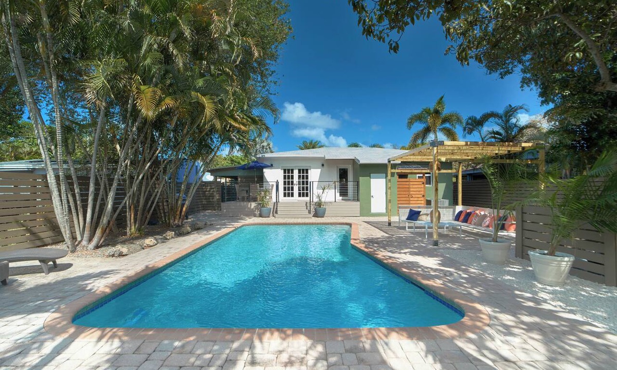 South Middle River House | Tropical Pool Oasis. Near beach, Wilton Manors and Fort Lauderdale