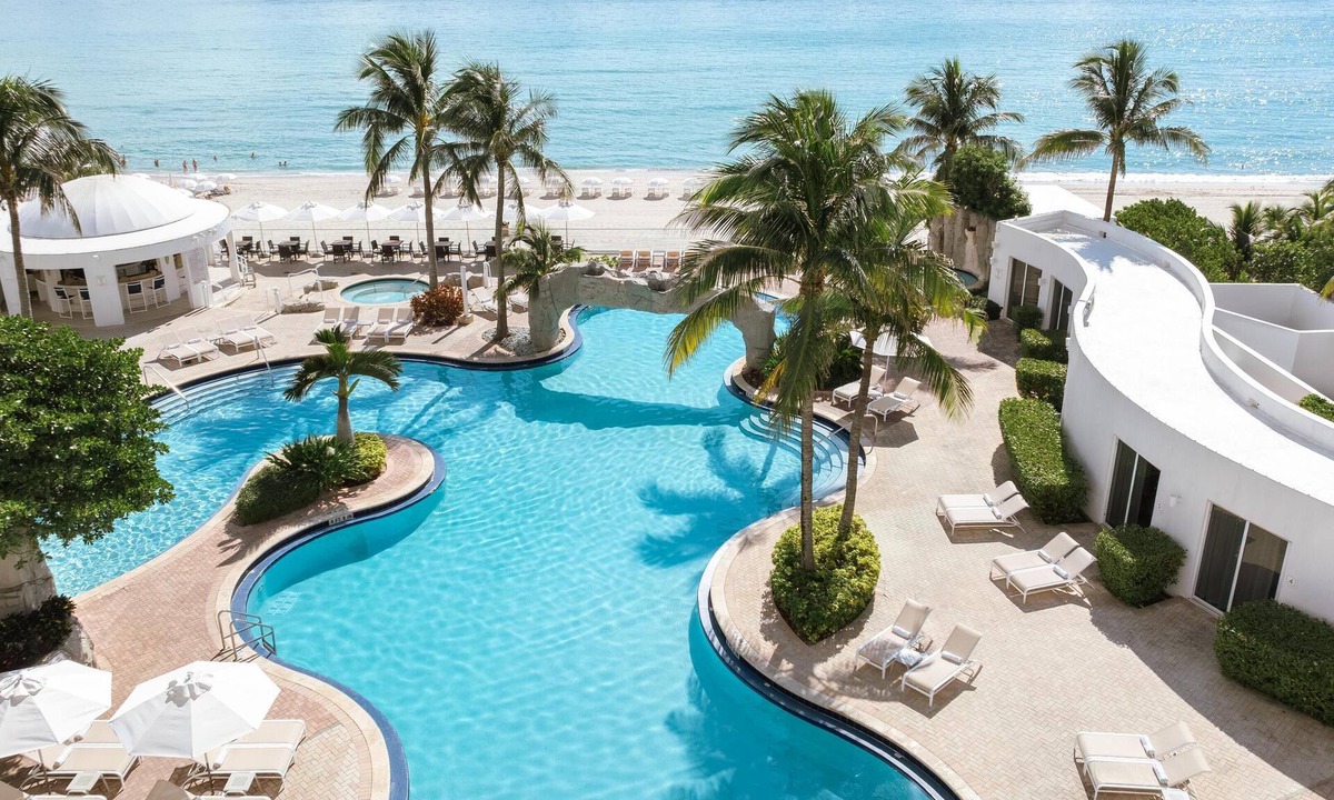 Sunny Isles Beach Hotel | Trump International Beach Resort
