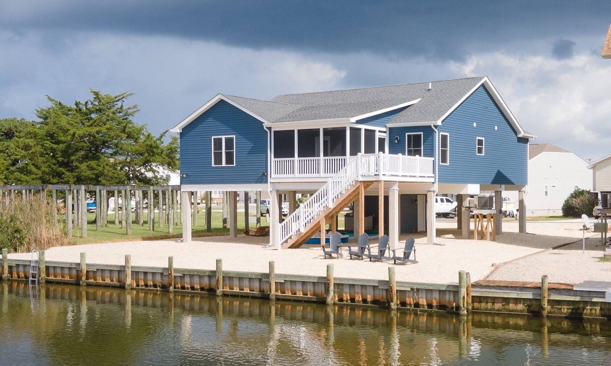 Captain's Cove House | Turtle Bay | Waterfront Home, Screened Porch, Fireplace, Pools, Golf & Marina Access