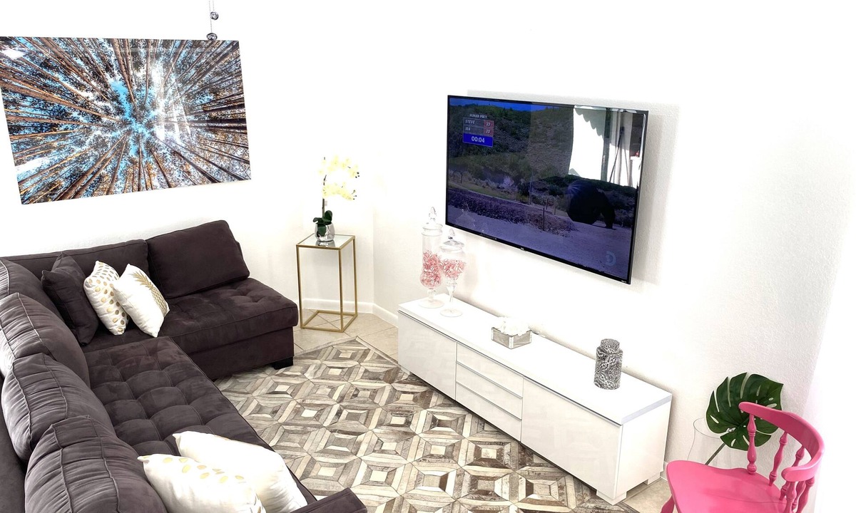 Buena Vista Apartment | Two Bedroom Apartment, Pool -2 Min Walk to Miami Design District