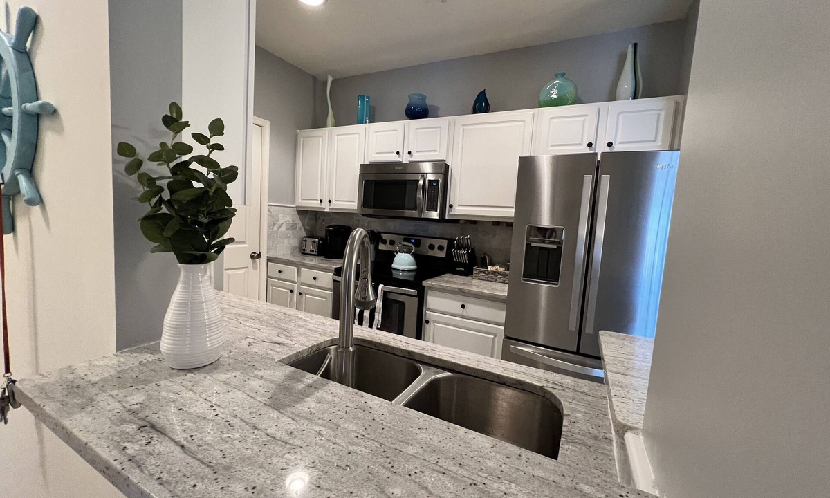 Rehoboth Beach Condo | Two bedroom, dog friendly condo with pool, between Lewes and Rehoboth Beach
