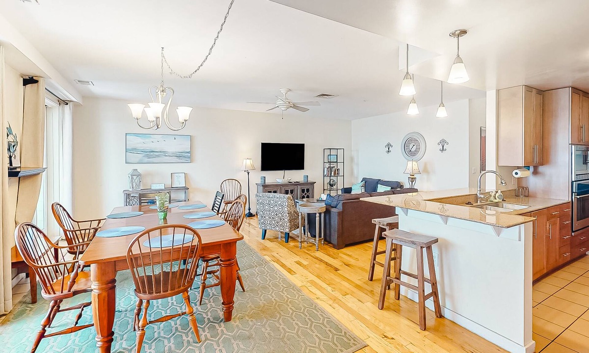 Sandbridge Condo | Two-story penthouse with huge bay views & pools - steps to beach