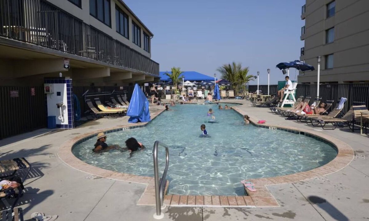 North Ocean City Hotel | Ultimate Ocean City Retreat | Charming City View Stay Ideal for Couple Stay