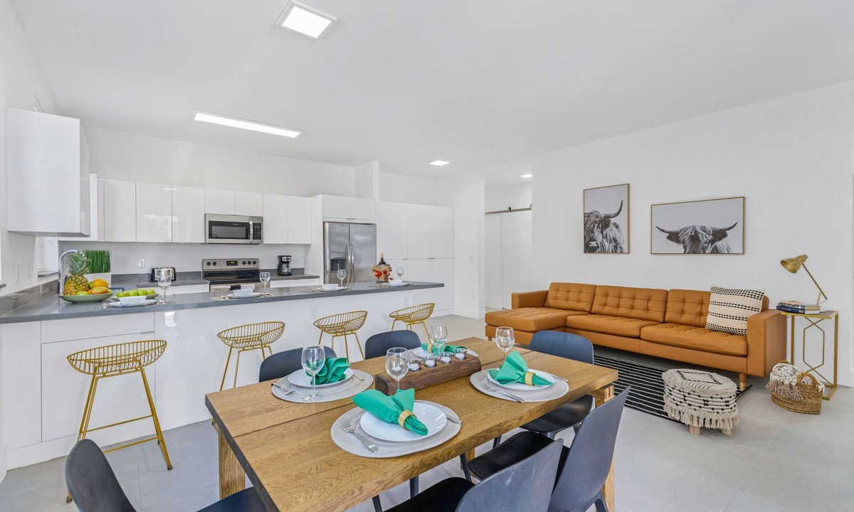 Allapattah House | UP TO 16 GUESTS! MODERN HOUSE NEAR WYNWOOD