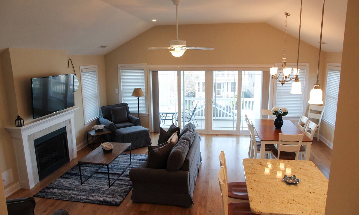 North End Condo | Upscale New 3BR 2nd Floor Condo 2 Blocks to Beach Walk to Boardwalk & Town