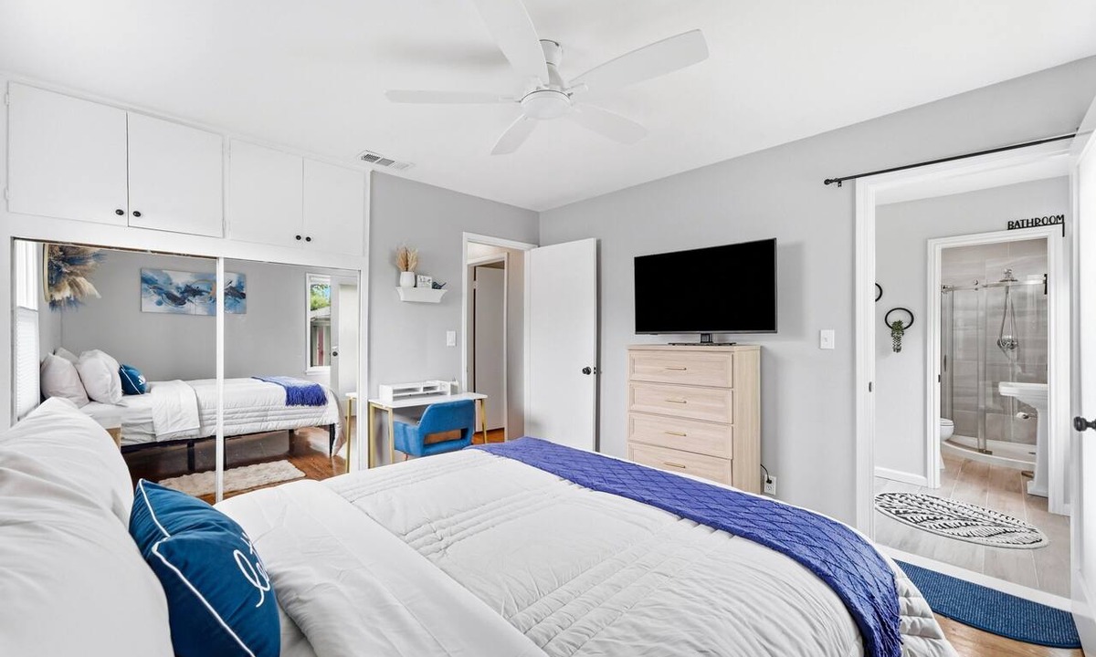 Old Towne House | Upscale Remodeled 3BR Home Near Disneyland & Old Towne Orange Quiet Luxury Stay