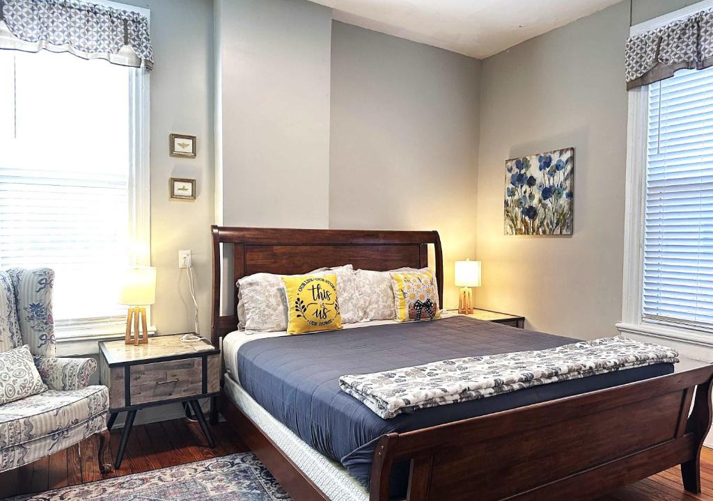 Fan District Apartment | Urban Bloom King Bed 2TVs Free Parking Museums