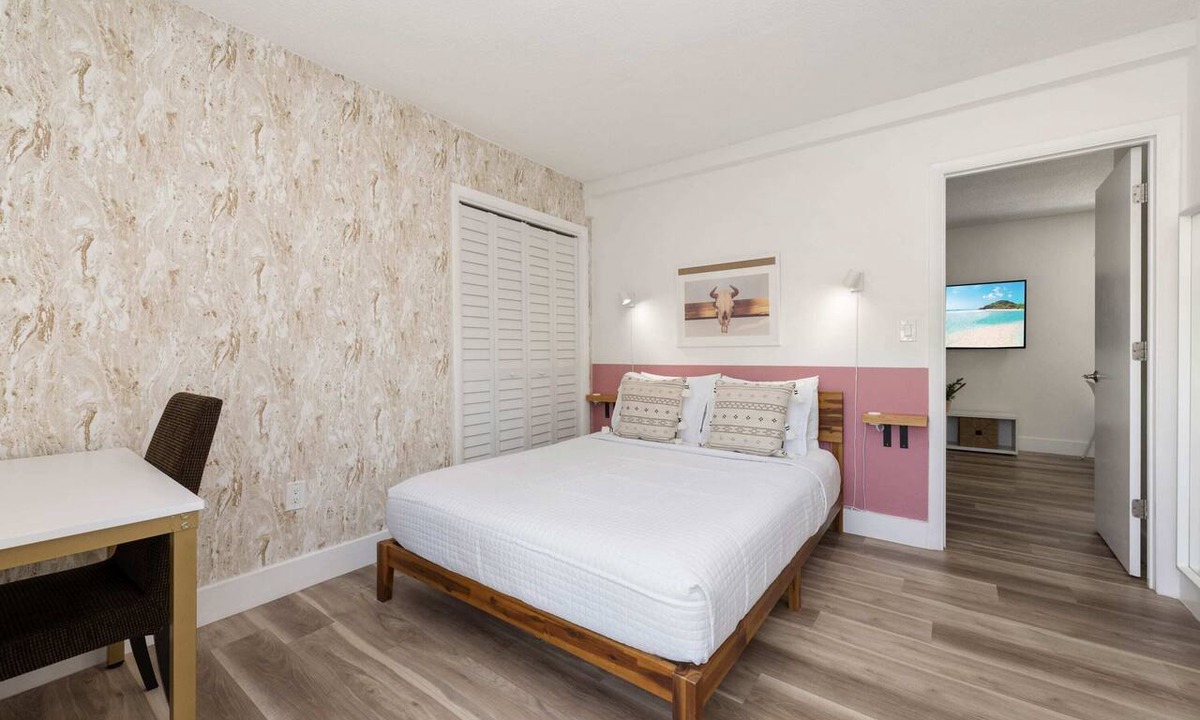 The Roads Apartment | URBAN4-2 | relax after exploring like a chic local