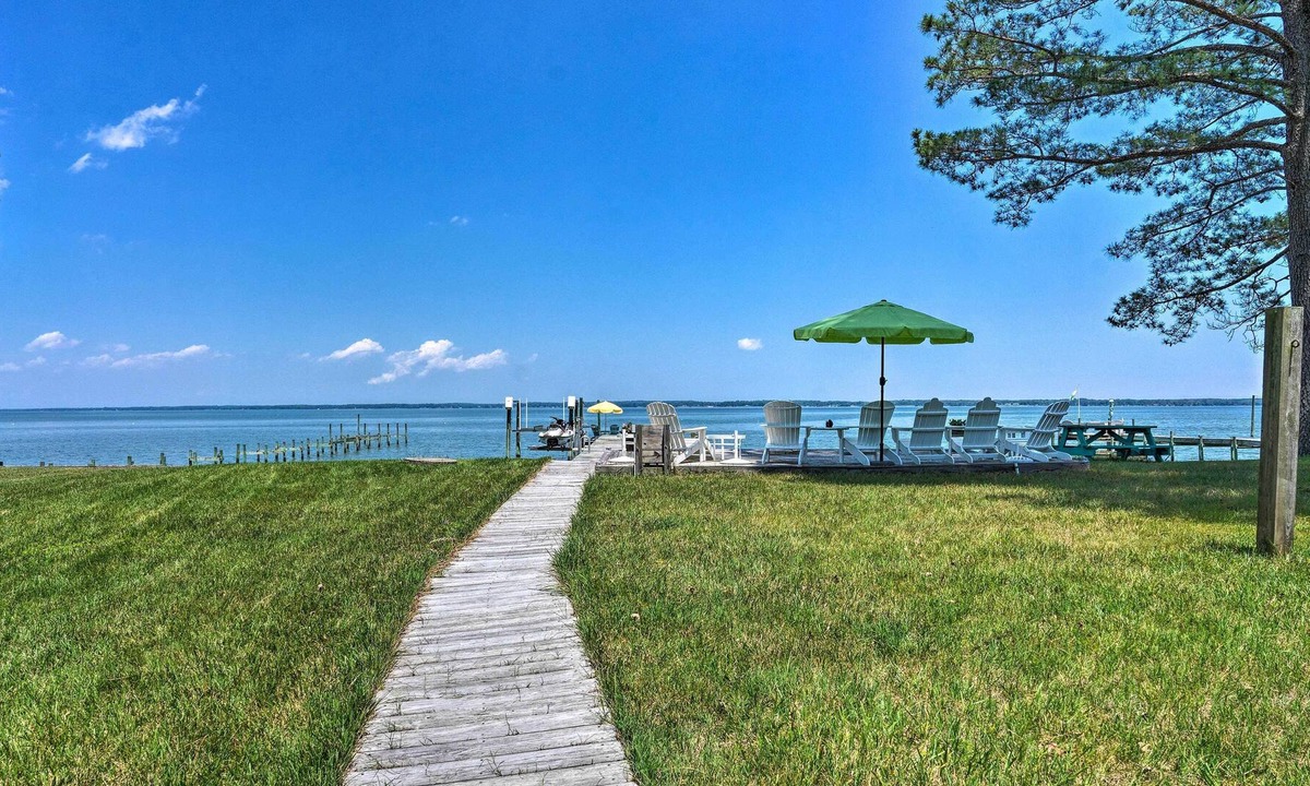 Urbanna Cottage | Urbanna Waterfront Retreat: Pier & Gas Grill!