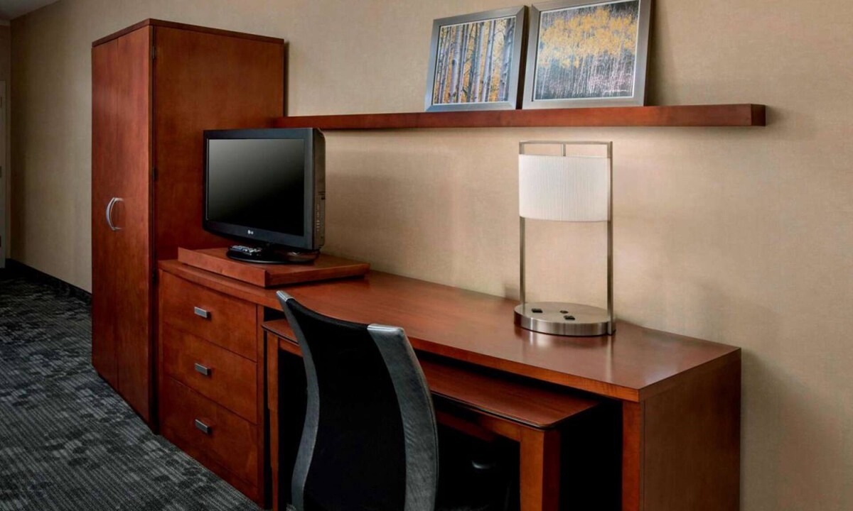 Foxboro Hotel | Vacation At Its Finest! 4 Pet-Friendly Units, Free Breakfast and Parking!