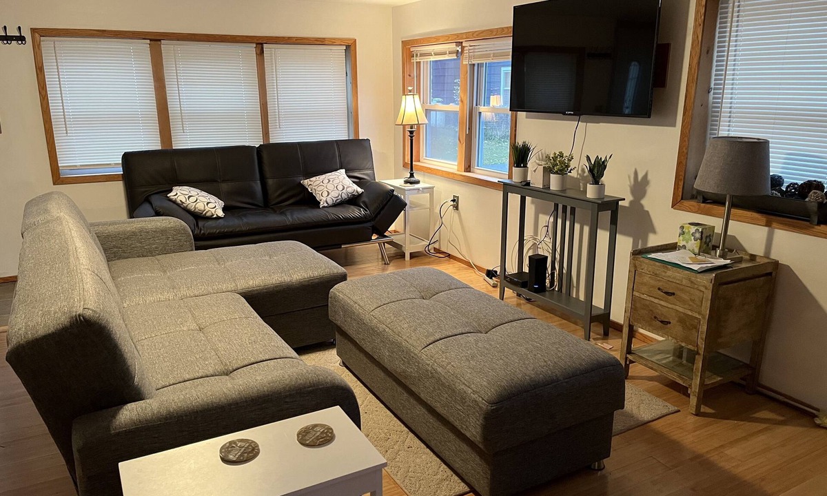 Verona Beach Cottage | Verona Beach Lakeside Retreat - Near attractions! Lots of Amenities!