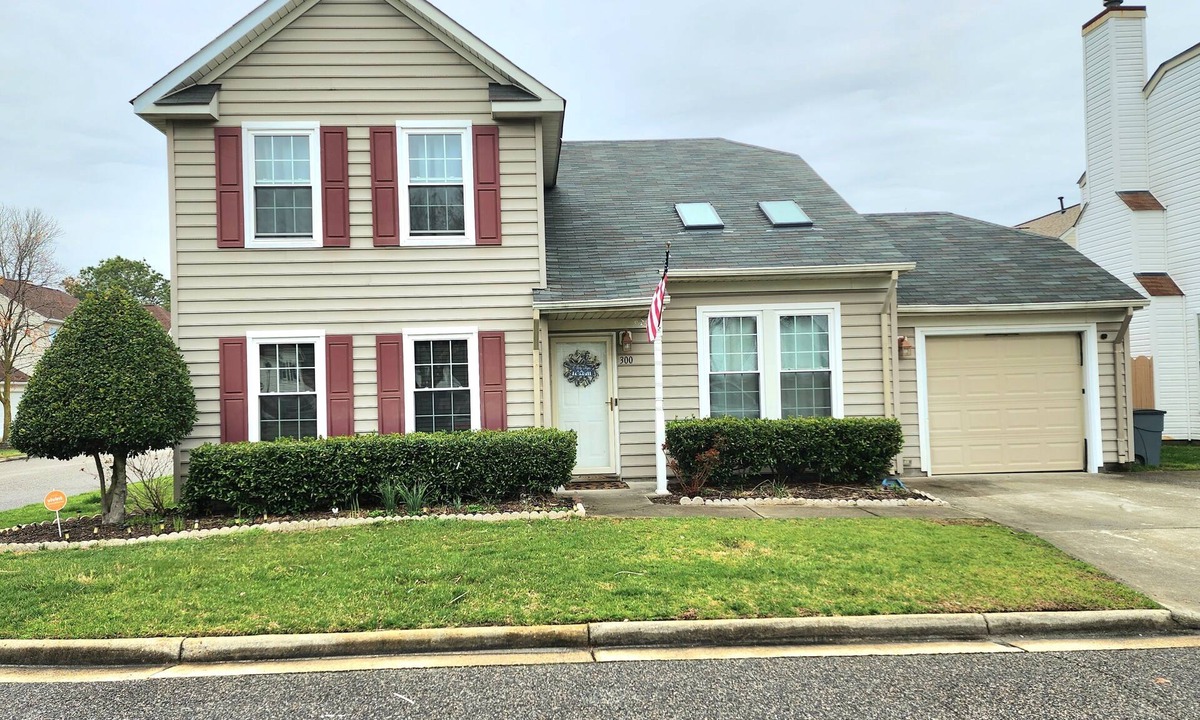 Greenbrier West House | Very Decent 4 bedroom/2 full bath. Located within the heart of the City.