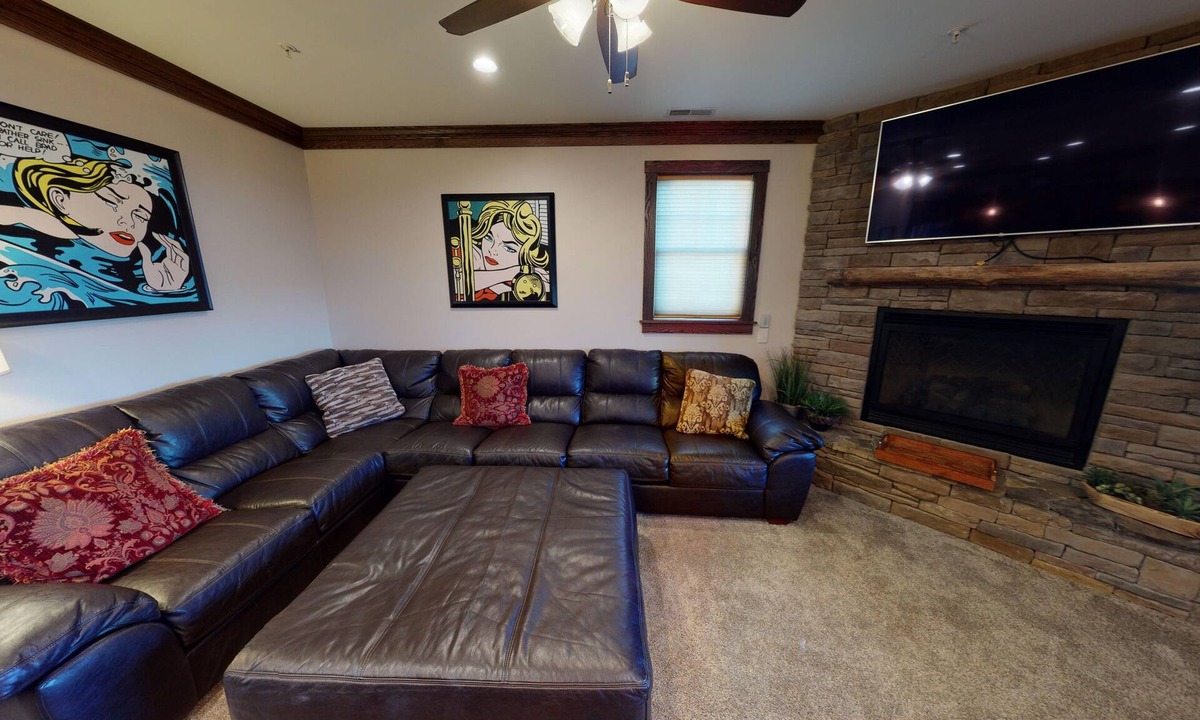 Edray House | Vibrant 8BR Retro Rendezvous with Game Room by RedAwning