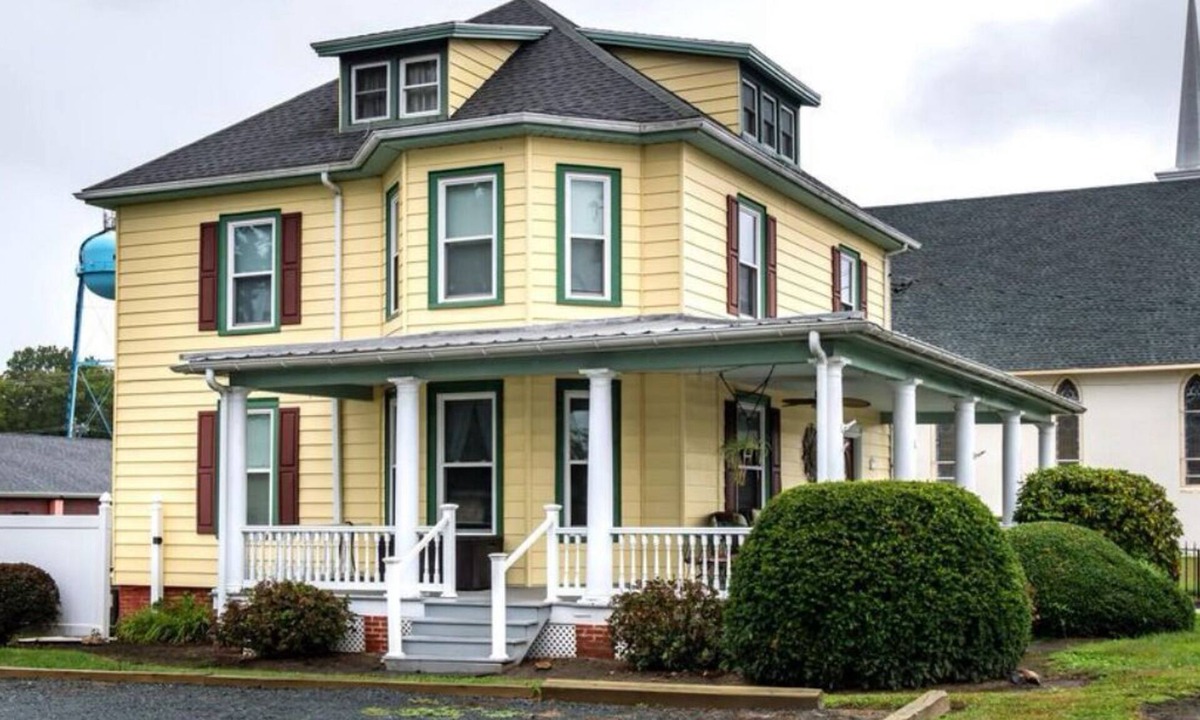Rock Hall House | Victorian Lodge on Main Street, Rock Hall MDnWalk to Everything!nSleeps 2 to 4