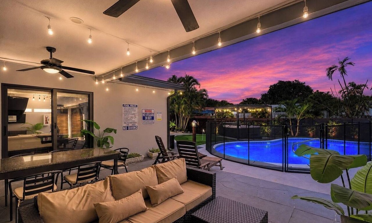 Hollywood Hills House | Villa Coral · Pool Oasis · Near Guitar Hotel