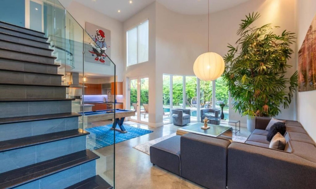 Biscayne Park Villa | Villa II Palazzo by Glam Homes