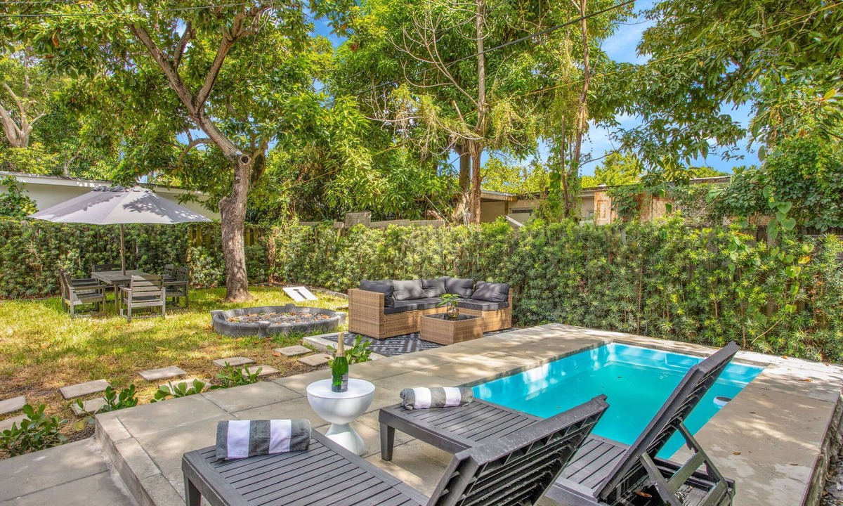 Buena Vista Villa | Villa in the heart of design district! POOL+LOCATION