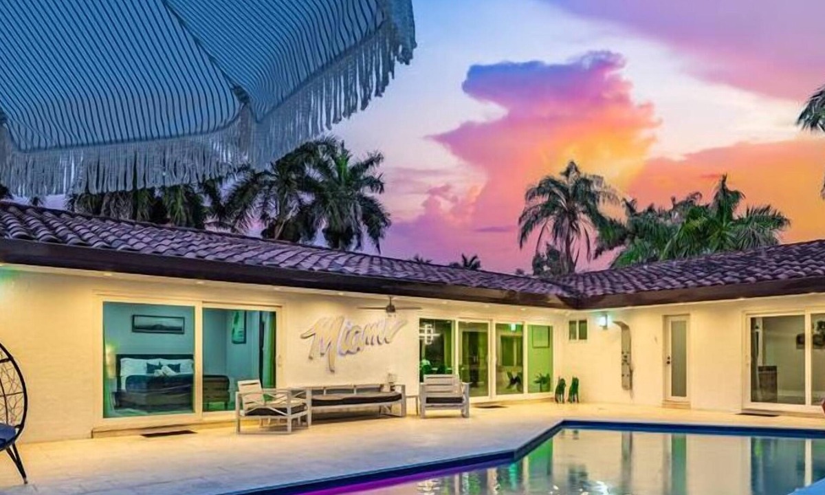 Golden Glades Villa | Villa Sultan | Luxe Pickleball & Basketball
