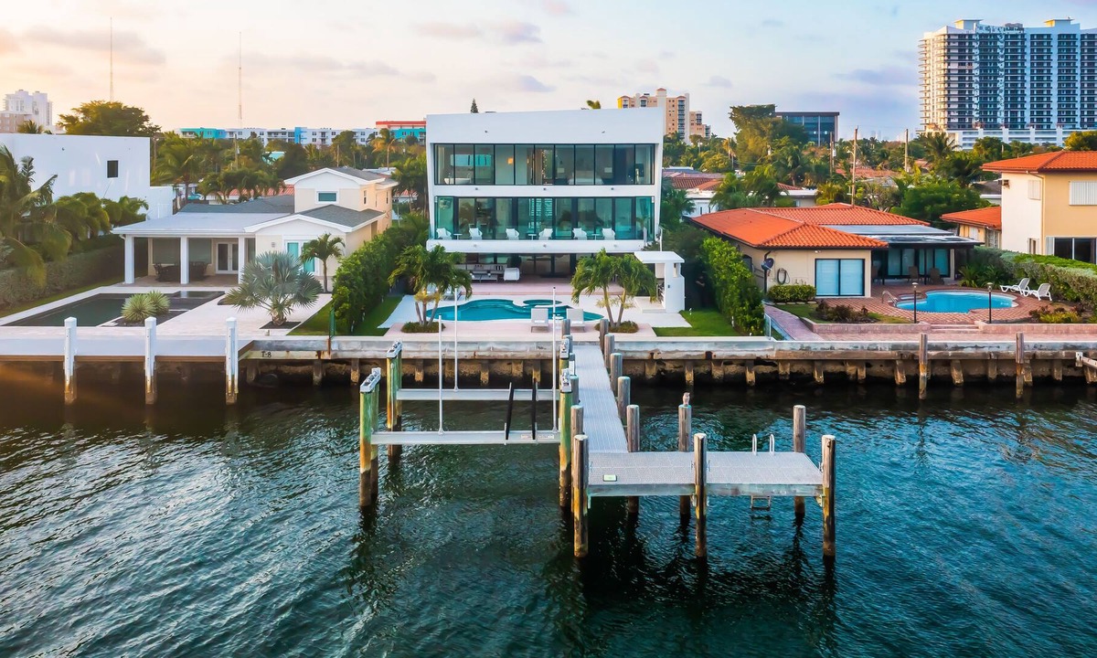 North Bay Village Villa | Villa Violette with the most beautiful view in Miami
