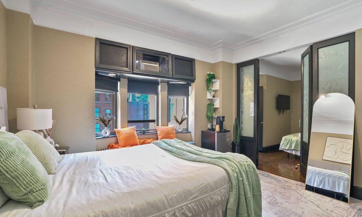 Central New York City Apartment | Vintage 2BR at the Historic Mansfield Residence