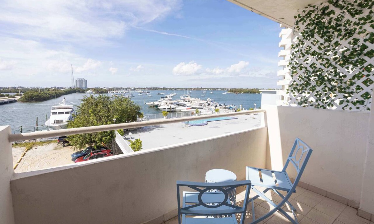 North Bay Village Apartment | Vista Mar, Minutes to Beach, Cozy