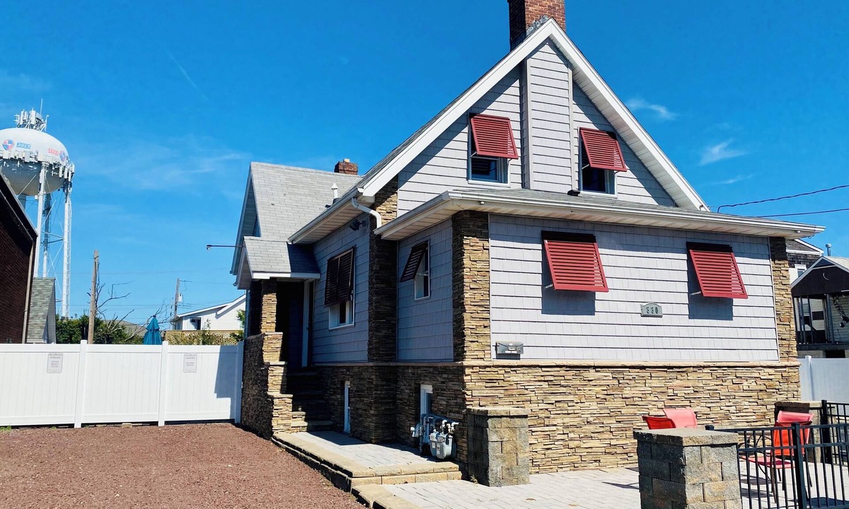 Seaside Heights House | VRBO PREMIER HOST LISTING - 5 BR Private Home, 4 Full Baths, Two Pools Summer