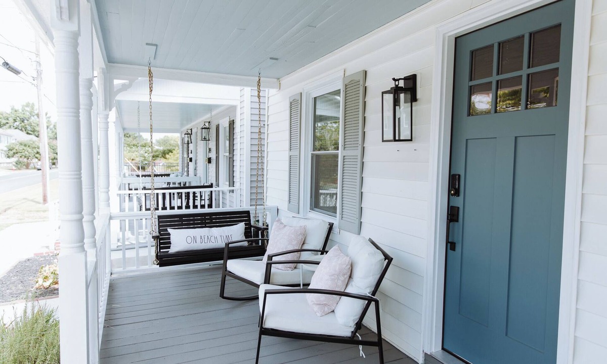 Cape Charles House | Walk 2 Beach & Restaurants~Central Park~ King Bed!