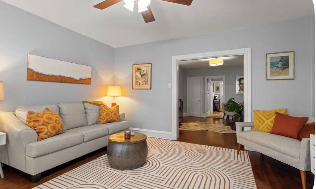 Museum District Apartment | Walk everywhere Museum District, Carytown, Scott’s Addition. Location is great