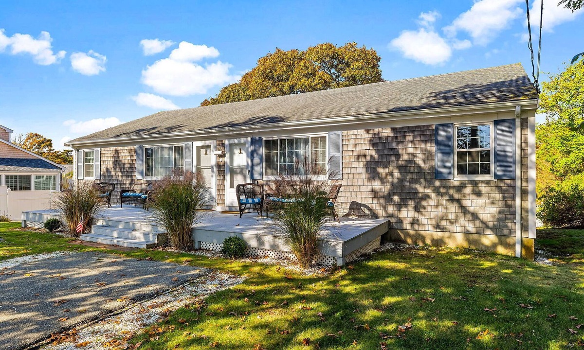 Dennis Port House | Walk to Beach, Pet-Friendly, Ping Pong & Fire Pit
