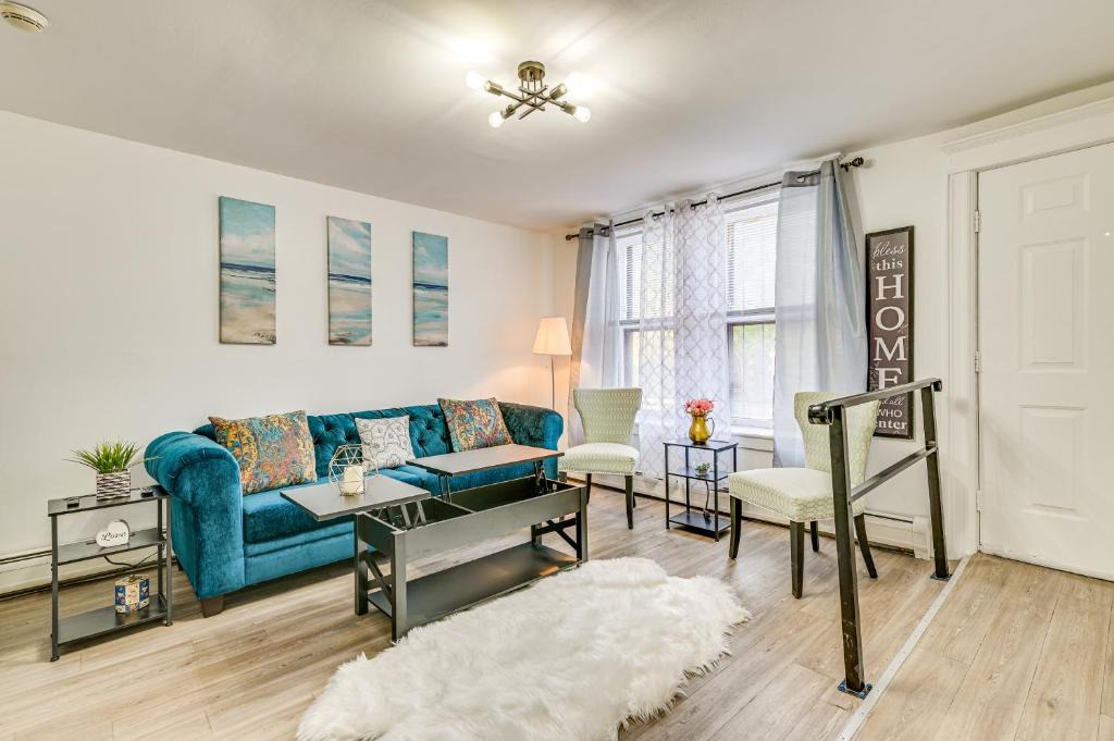 Albany Apartment | Walk to Downtown Albany: Ten Broeck Triangle Apt!