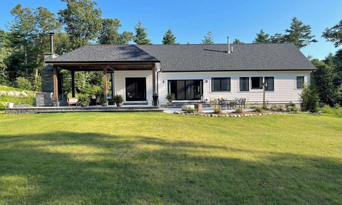 Wrentham House | Walk to Major international sporting event Boston Stadium. Free Parking. 1.9 miles.