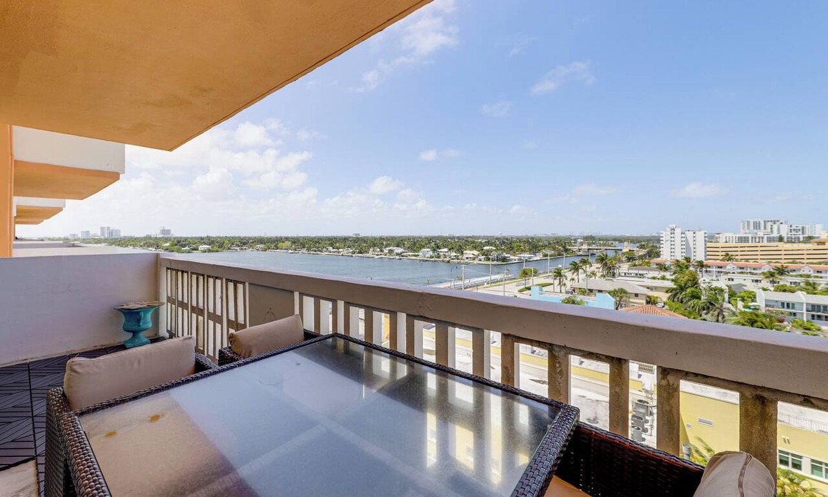 Hollywood South Central Beach Condo | Walk to Hollywood Beach: Coastal Condo w/Views!