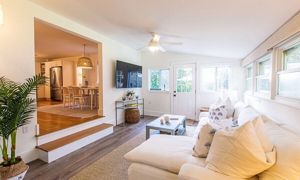 Osterville House | Walk to Joshua Pond Beach & Downtown!