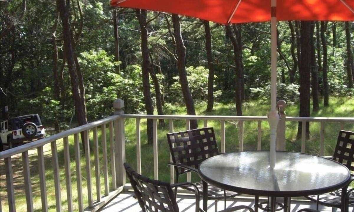 Wellfleet Cottage | Walk to Ocean Beach, Nat`l Seashore, WiFi, Bike Rail Trail