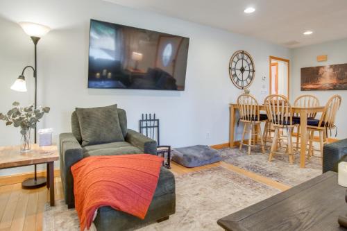 Sagamore Beach House | Walk to Sagamore Beach! Curated + Spacious Cottage