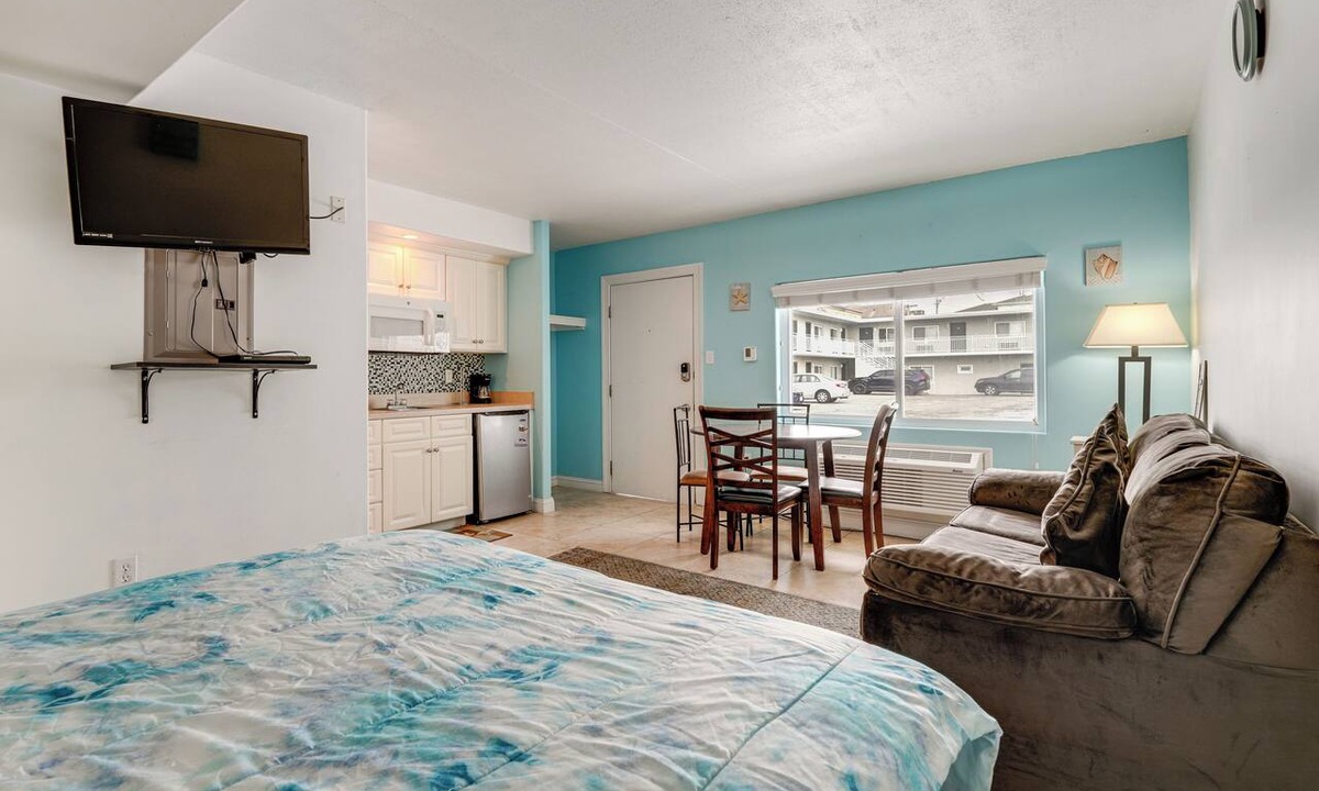 North End Apartment | Walk to Shore! Family Haven w/Pool in Ocean City