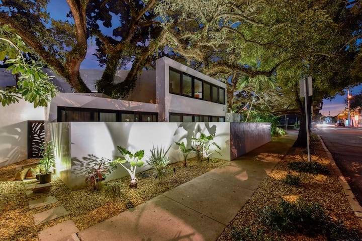 Colee Hammock Apartment | Walk to the best dining, bars, shops, and more