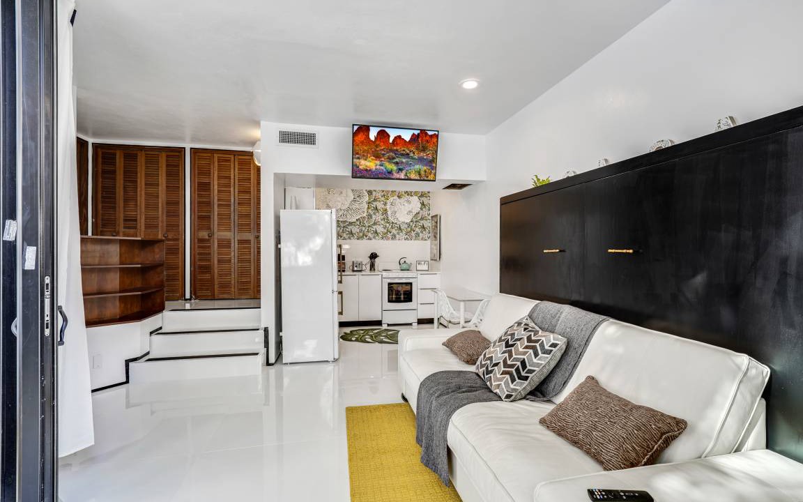 Colee Hammock Apartment | Walk to the best dining, bars, shops, and more