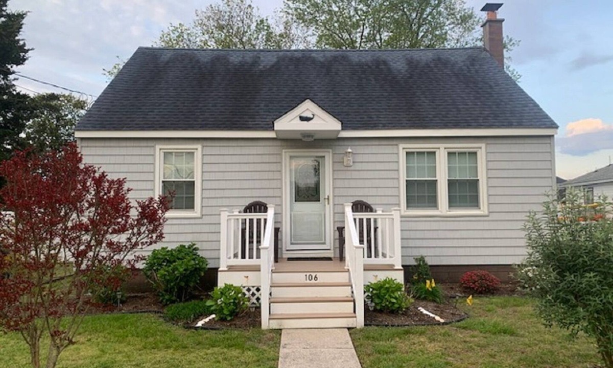North Cape May House | Walk to the Delaware Bay! Short drive to Cape May beaches and Wildwood